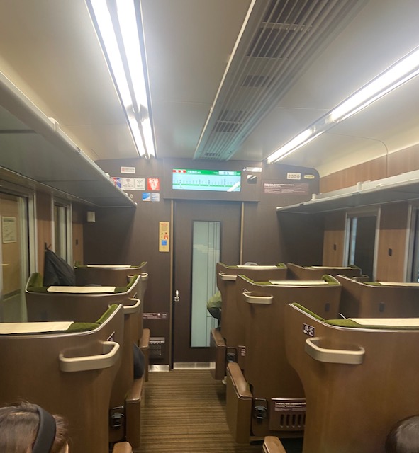 プライベース車内